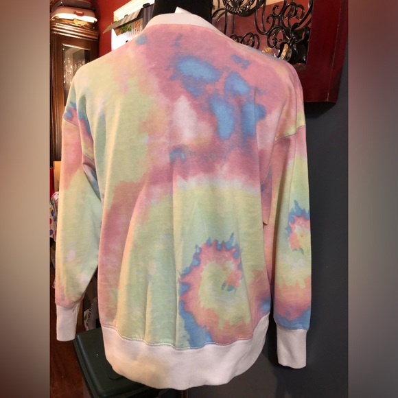 Secret Treasures Tie dye sweatshirt with tied sides. - Picture 6 of 9